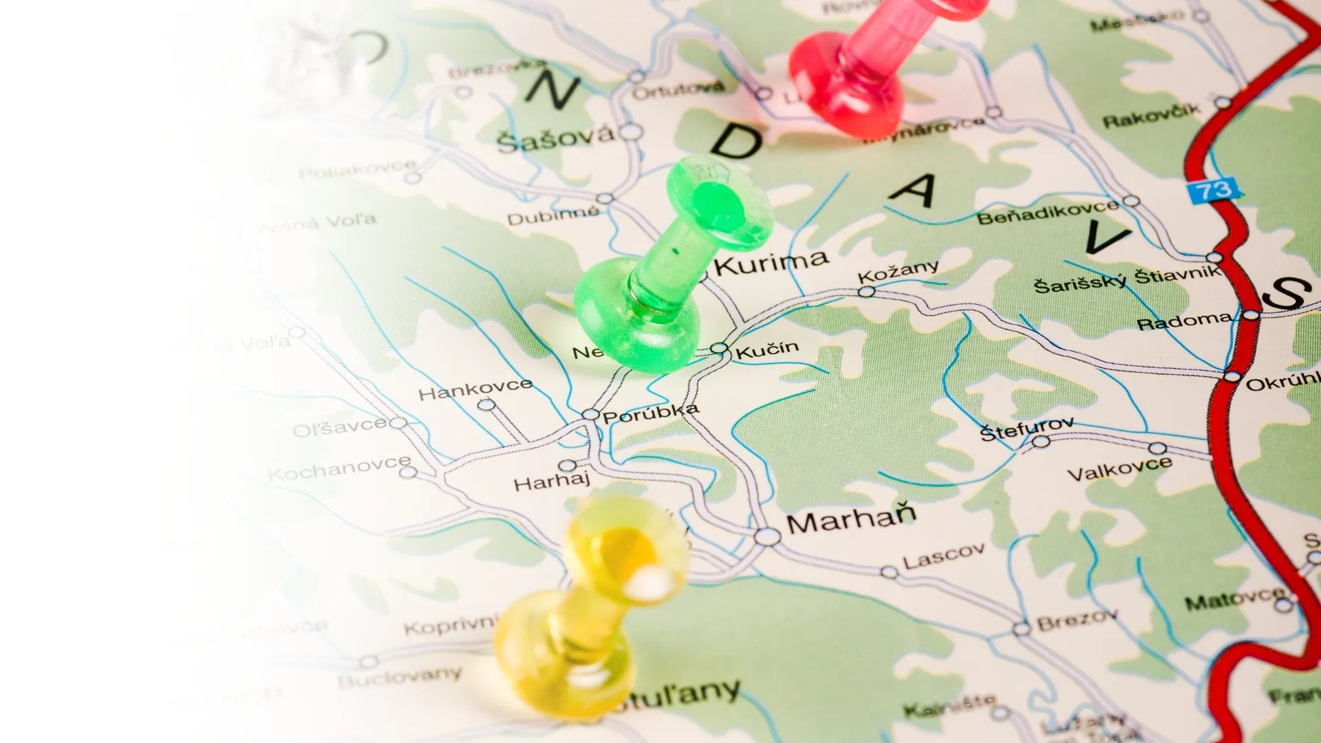 Mapa z pinezkami oznaczającymi lokalizacje rozważane pod gabinet dietetyczny